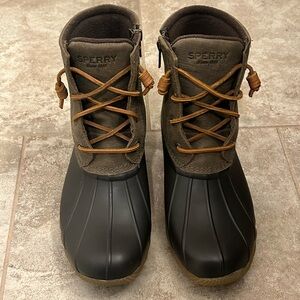 Sperry Women's Saltwater Seasonal Rain Boot, 7.5, Brown/Olive